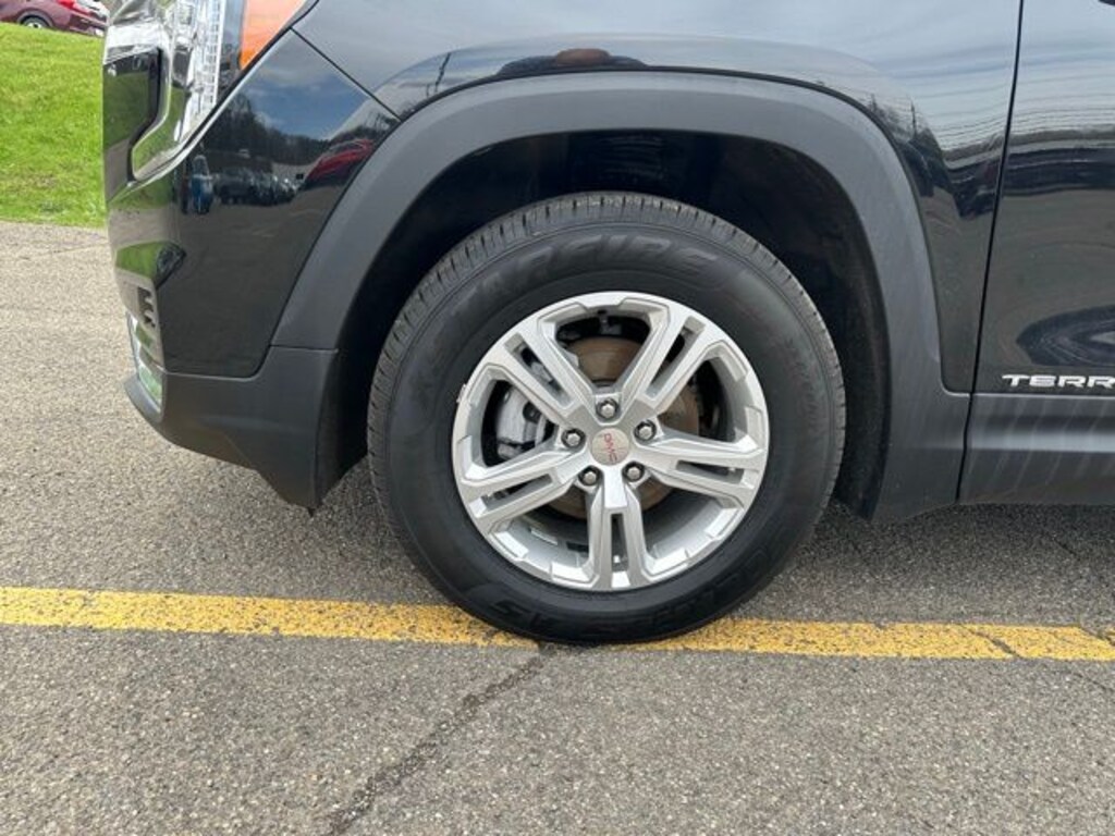 Used 2024 GMC Terrain SLE SUV