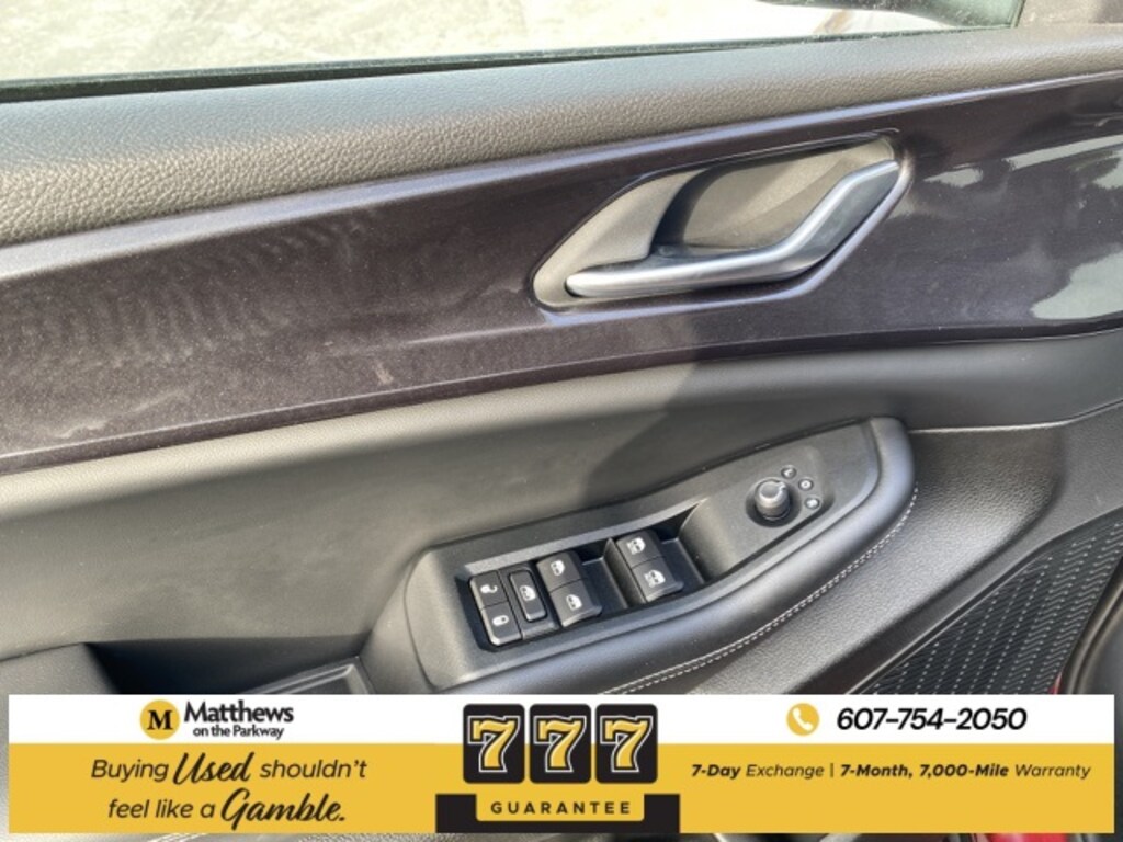 Used 2023 Jeep Grand Cherokee Laredo SUV