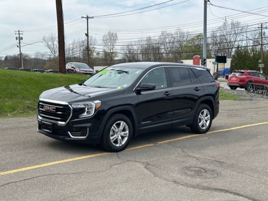 Used 2024 GMC Terrain SLE SUV