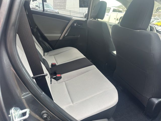 2018 Toyota RAV4 XLE - Photo 9