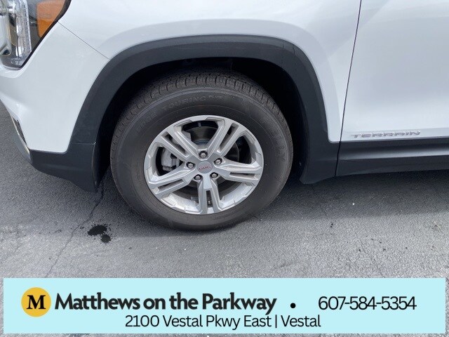 2022 Gmc Terrain SLE photo 2