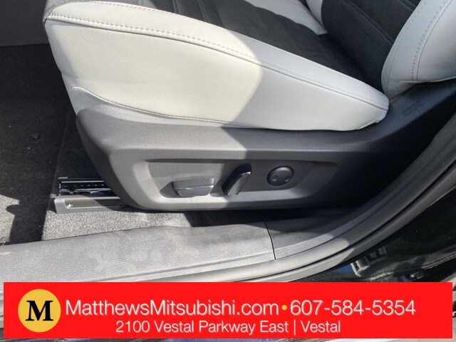 2025 Mitsubishi Outlander SE Ralliart photo 4