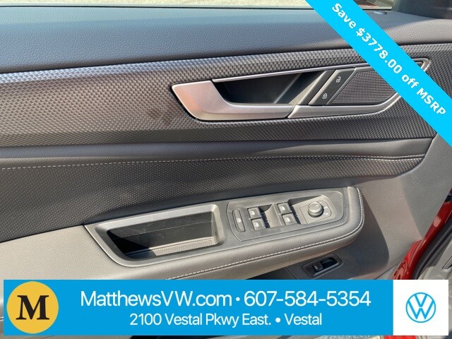 2024 Volkswagen Atlas Cross Sport SEL photo 2