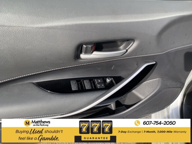 2021 Toyota Corolla XSE photo 3