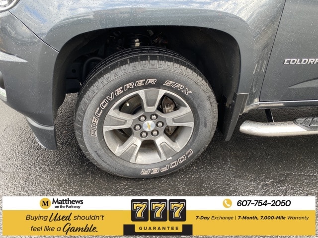 2017 Chevrolet Colorado Z71 photo 2