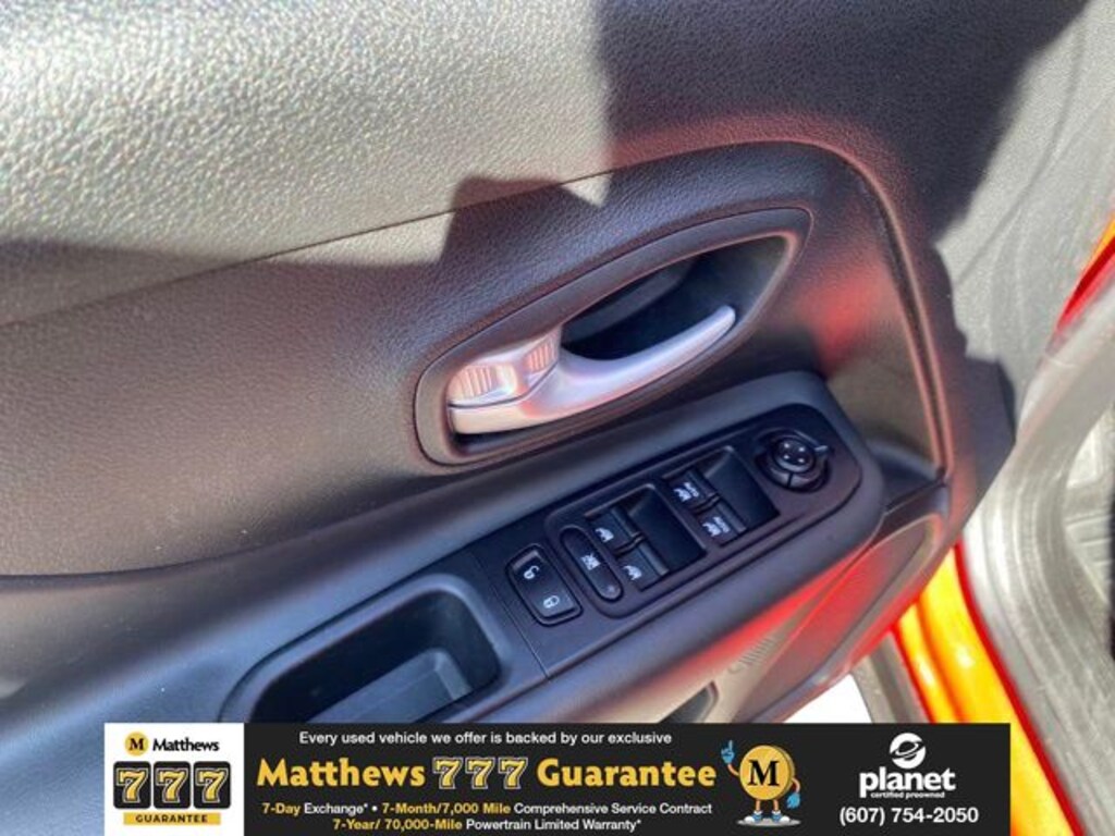 Used 2023 Jeep Renegade Latitude SUV