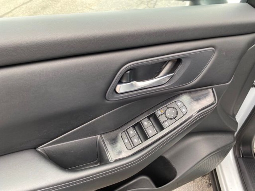 Used 2025 Nissan Rogue SV SUV