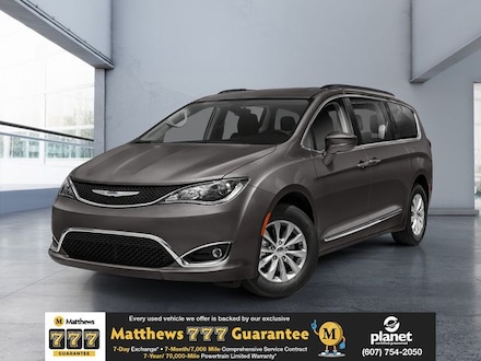 2020 Chrysler Pacifica Touring L Van Passenger Van
