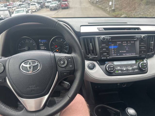 2018 Toyota RAV4 XLE - Photo 17