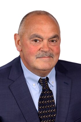 Staff member Jim Morse from ID_2026d3ecd96b