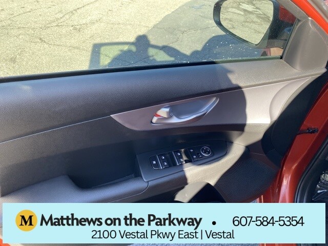 2023 Kia Forte LXS photo 3