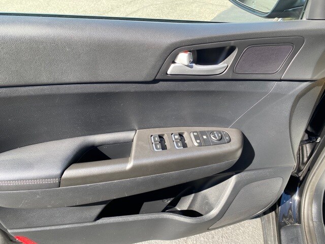 2021 Kia Sportage LX photo 3