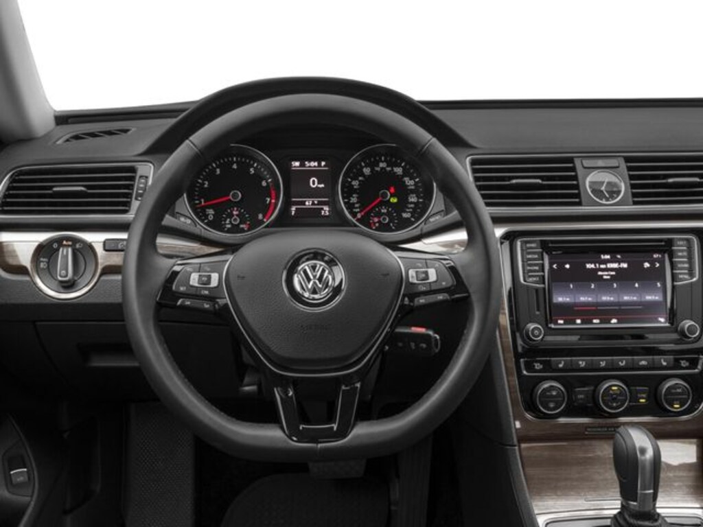Used 2017 Volkswagen Passat 1.8T SE Sedan