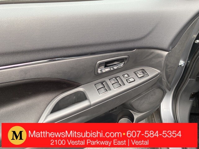2025 Mitsubishi Outlander Sport ES SE LE photo 3