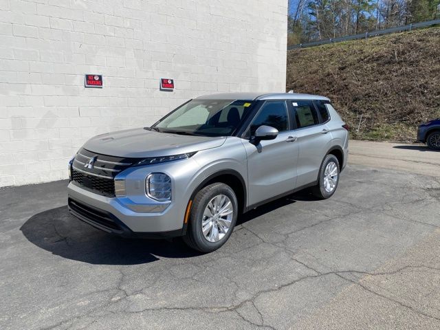 2026 Mitsubishi Outlander ES S-AWC's photo