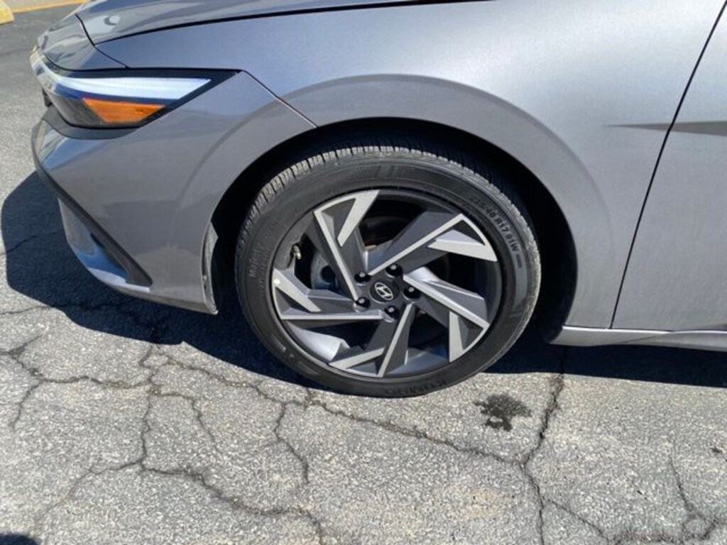 Used 2025 Hyundai Elantra SEL Sport Sedan