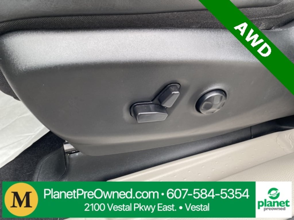 Used 2024 Chrysler Pacifica Limited Van Passenger Van