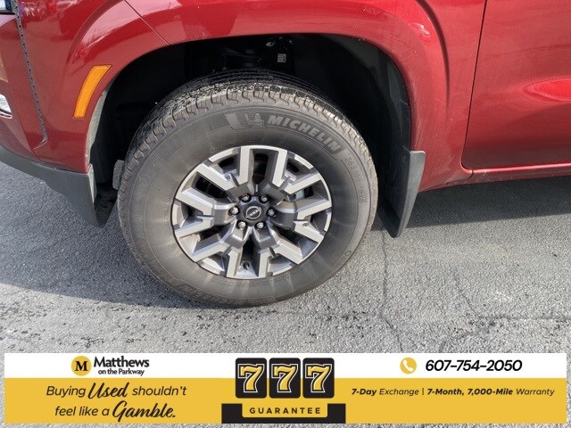 2024 Nissan Frontier SL photo 2