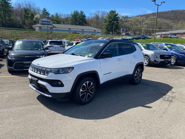 2022 Jeep Compass Limited 4X4's photo