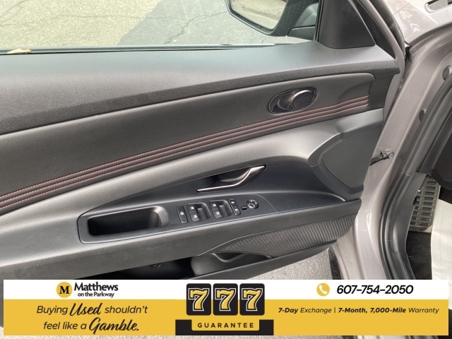 2022 Hyundai Elantra N Line photo 3