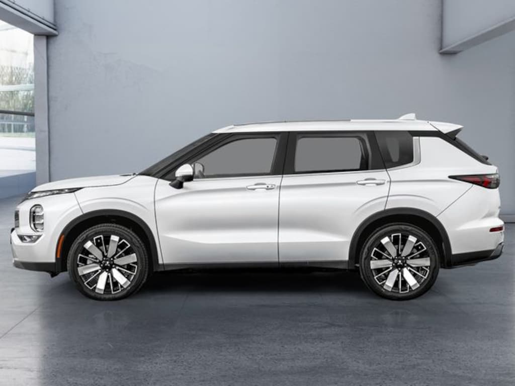 Used 2025 Mitsubishi Outlander SE SUV