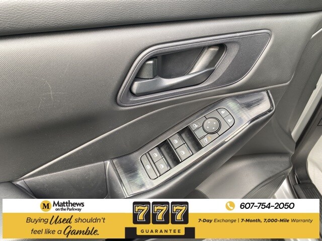 2024 Nissan Rogue S photo 3