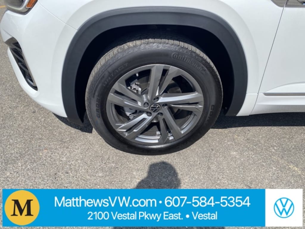New 2024 Volkswagen Atlas Cross Sport 2.0T SEL R-Line SUV