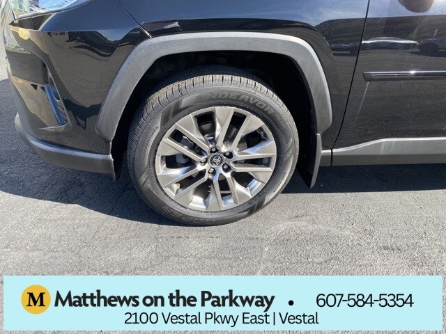 2019 Toyota RAV4 XLE Premium photo 2