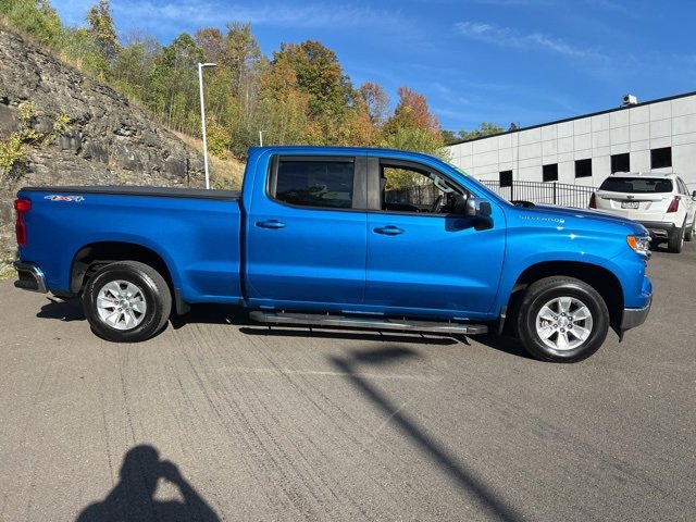 2023 Chevrolet Silverado 1500 LT photo 4