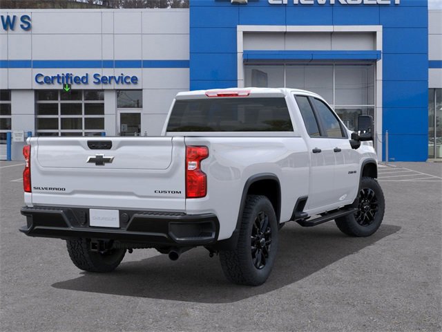 2026 Chevrolet Silverado 2500HD Custom photo 3