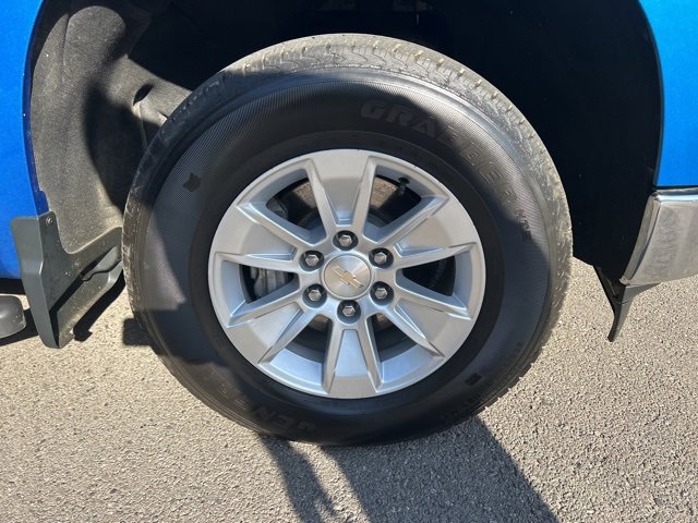 2023 Chevrolet Silverado 1500 LT photo 3