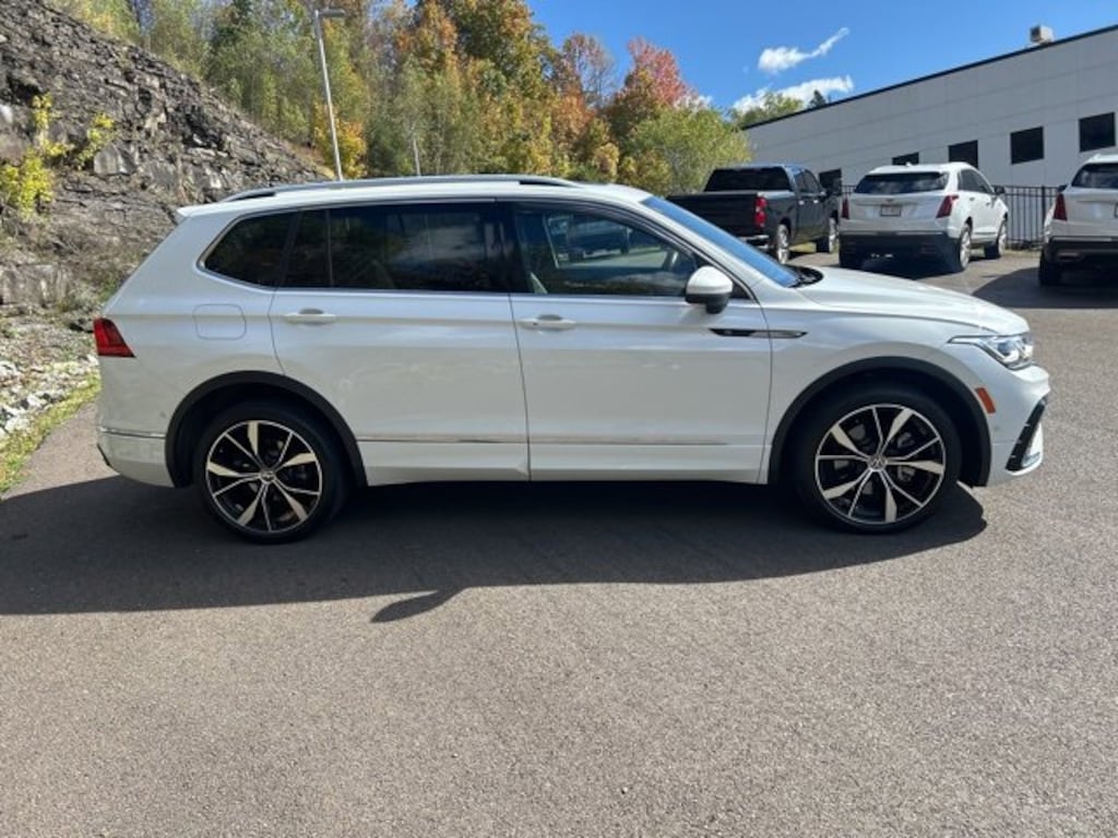 Used 2022 Volkswagen Tiguan SEL R-Line