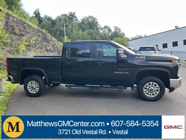 2024 Chevrolet Silverado 2500HD LT photo 2