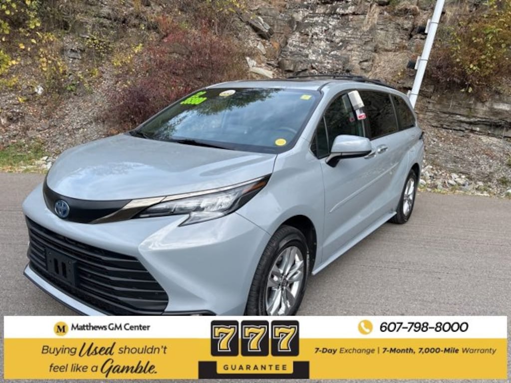 Used 2022 Toyota Sienna XLE Woodland Edition