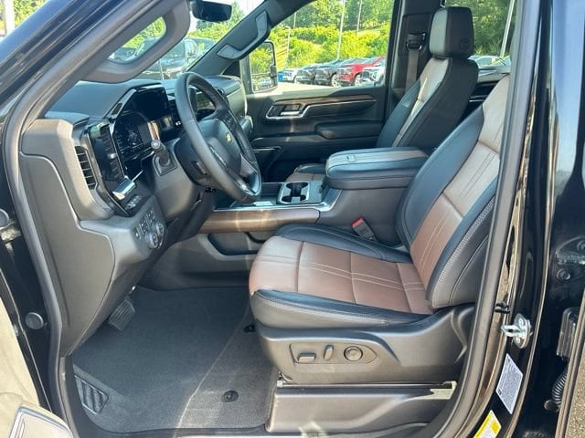 2024 Chevrolet Silverado 3500HD High Country - Photo 31