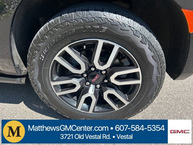 2022 Gmc Yukon AT4 photo 2