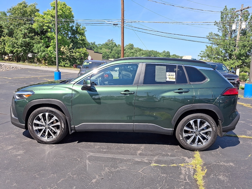 Used 2024 Toyota Corolla Cross XLE UV