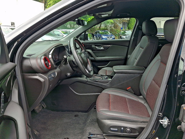 Additional photo of vehicle.