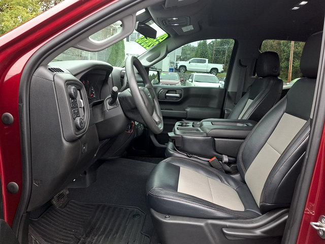 Additional photo of vehicle.