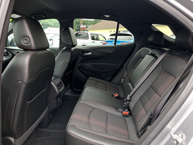 Additional photo of vehicle.