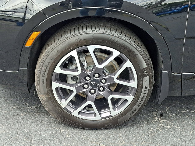 Additional photo of vehicle.