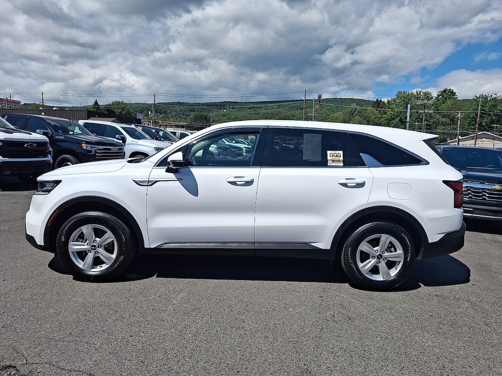 Used 2023 Kia Sorento LX SW