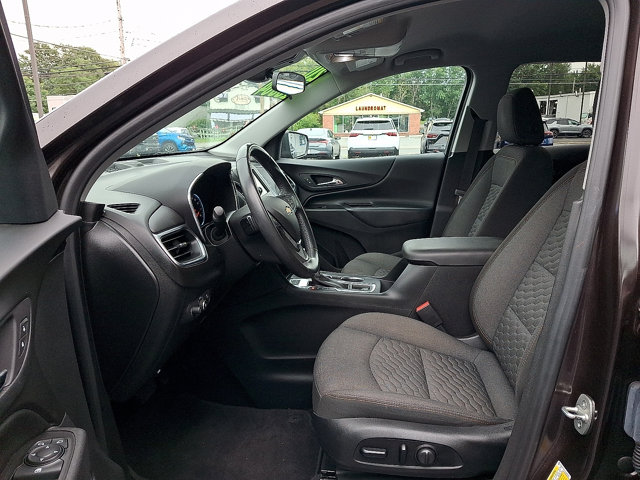 Additional photo of vehicle.