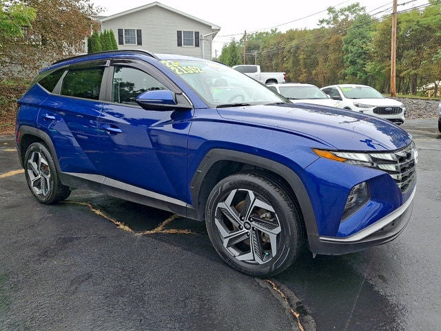 Additional photo of vehicle.