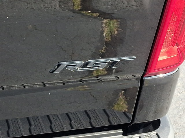 Additional photo of vehicle.