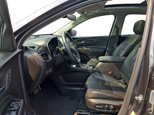 Additional photo of vehicle.