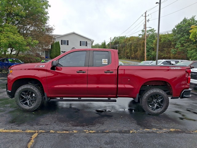 Additional photo of vehicle.