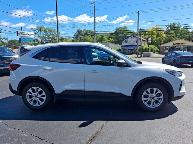 Additional photo of vehicle.