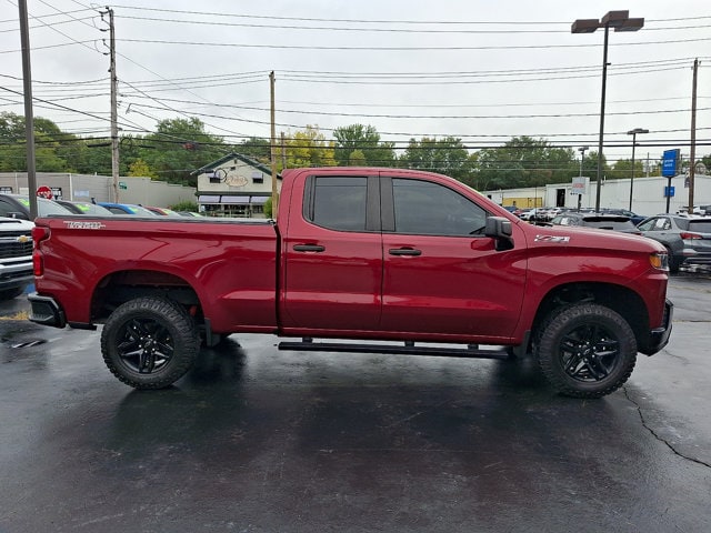 Additional photo of vehicle.