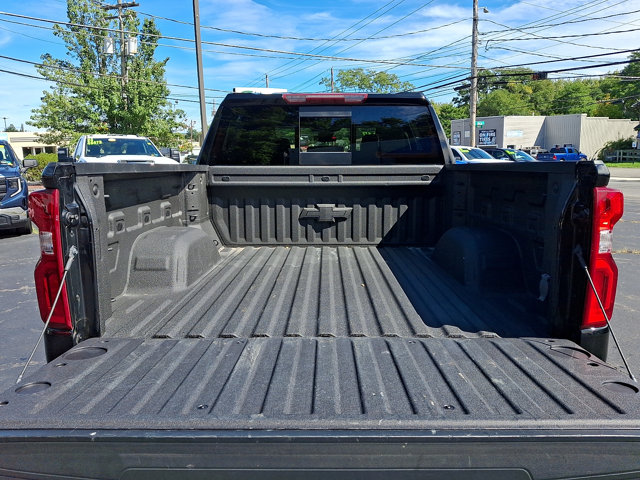 Additional photo of vehicle.